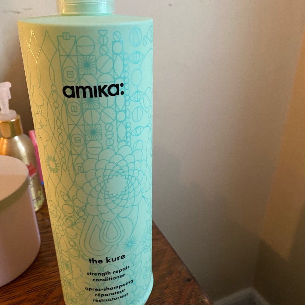 Amika Green Hair Care Conditioner New/sealed bottle